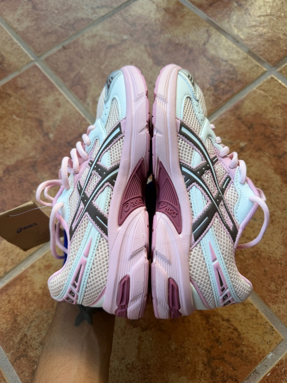 Size 6.5 Men’s And Women’s 8 - Asics Gel Kayano 14 Pink and Silver Mesh Athletic - Picture 5 of 7
